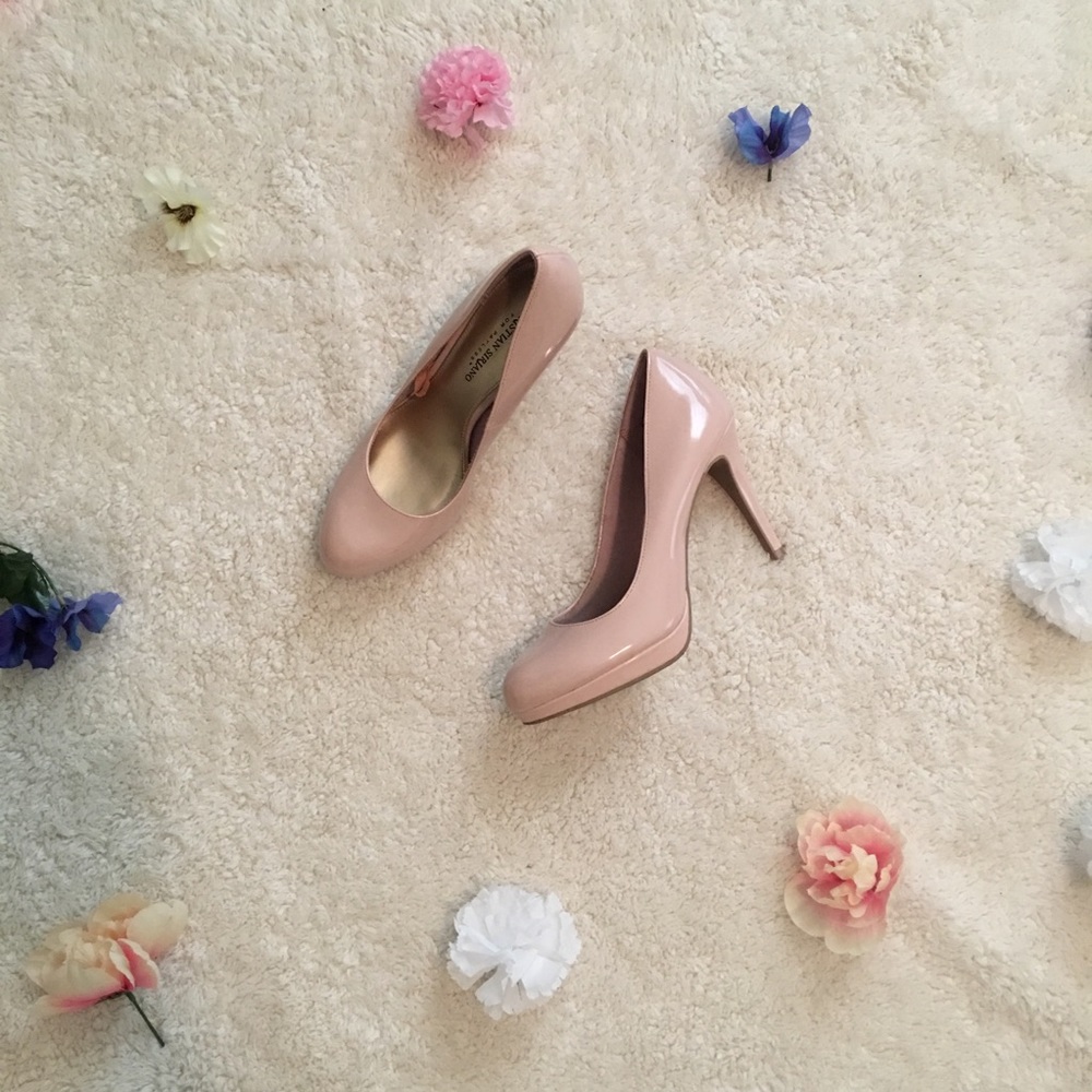 Gorgeous CHRISTIAN SIRIANO Nude Heels